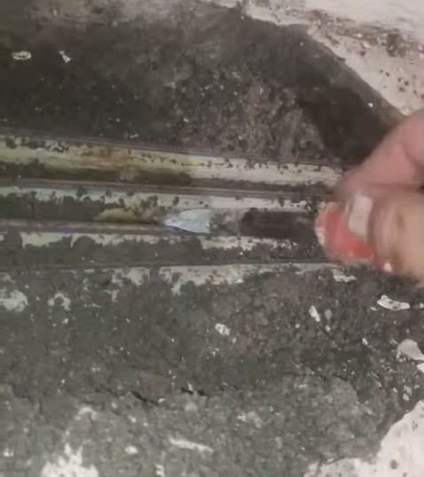 Alt komşunun tavanından su akıyor