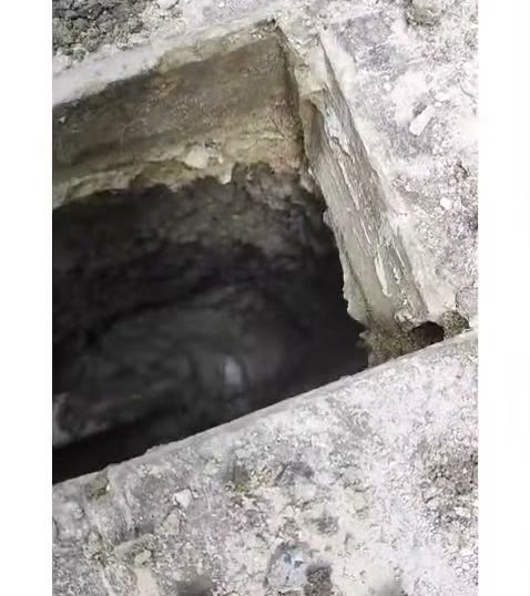 Küçükyalı Mahallesi Makine ile Tıkanıklık Açan Tesisatçı